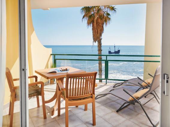 Lovely Apartment With Pool And Sea View Funchal  Buitenkant foto